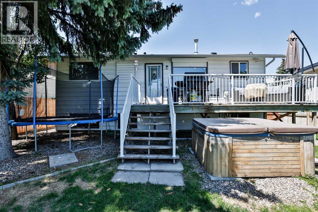 195 Laval Boulevard W