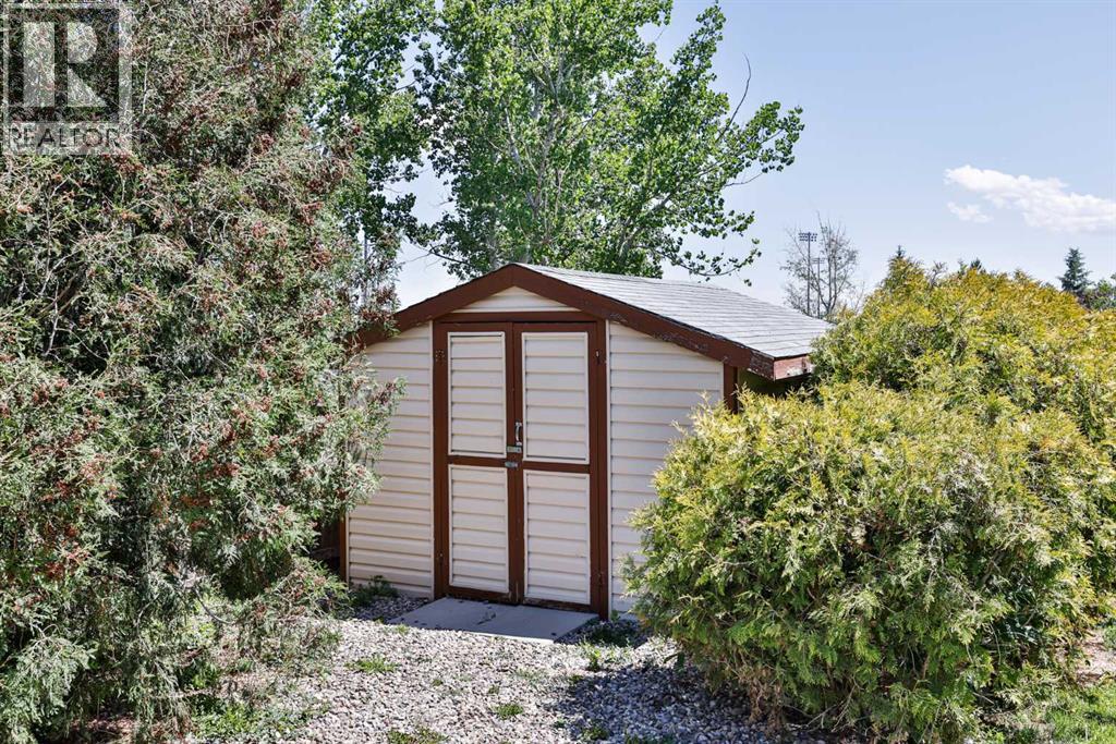195 Laval Boulevard W