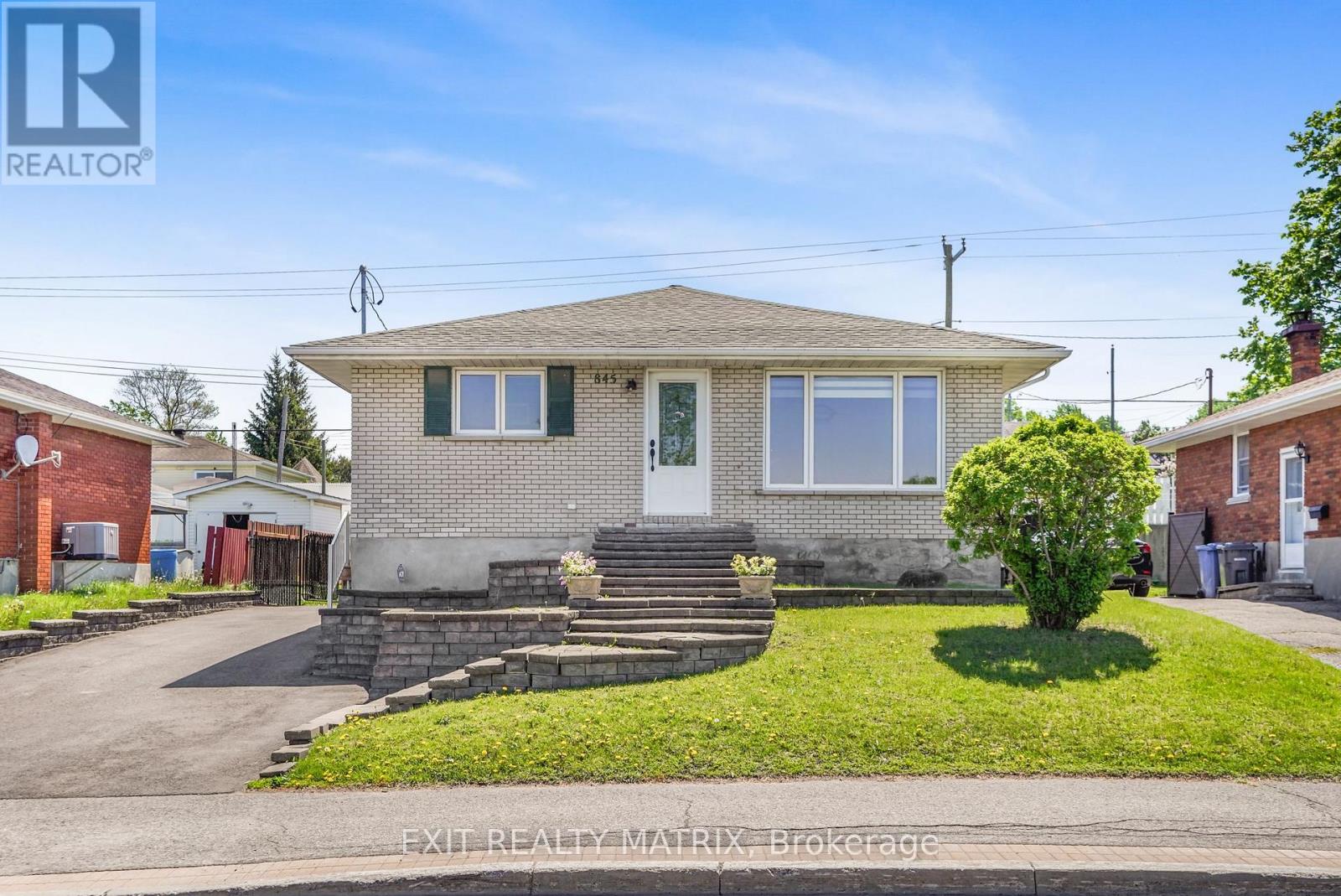 Photo 1 of 36 — 845 CARTIER BOULEVARD, Hawkesbury, ON K6A1W9