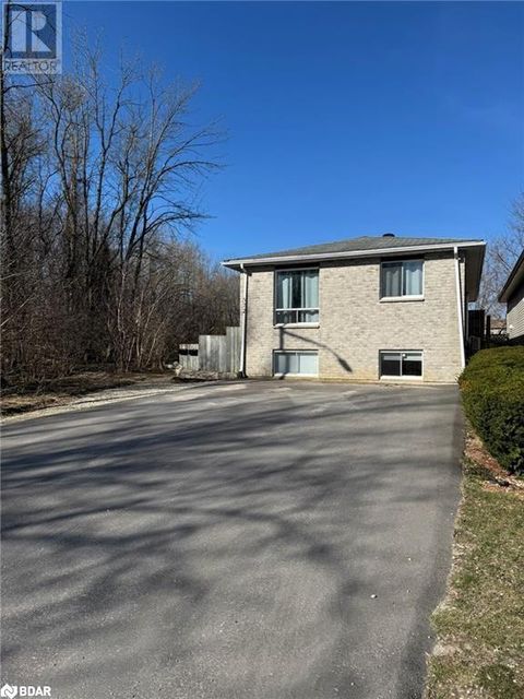 572 SPRUCE Street Collingwood ON L9Y4R2
