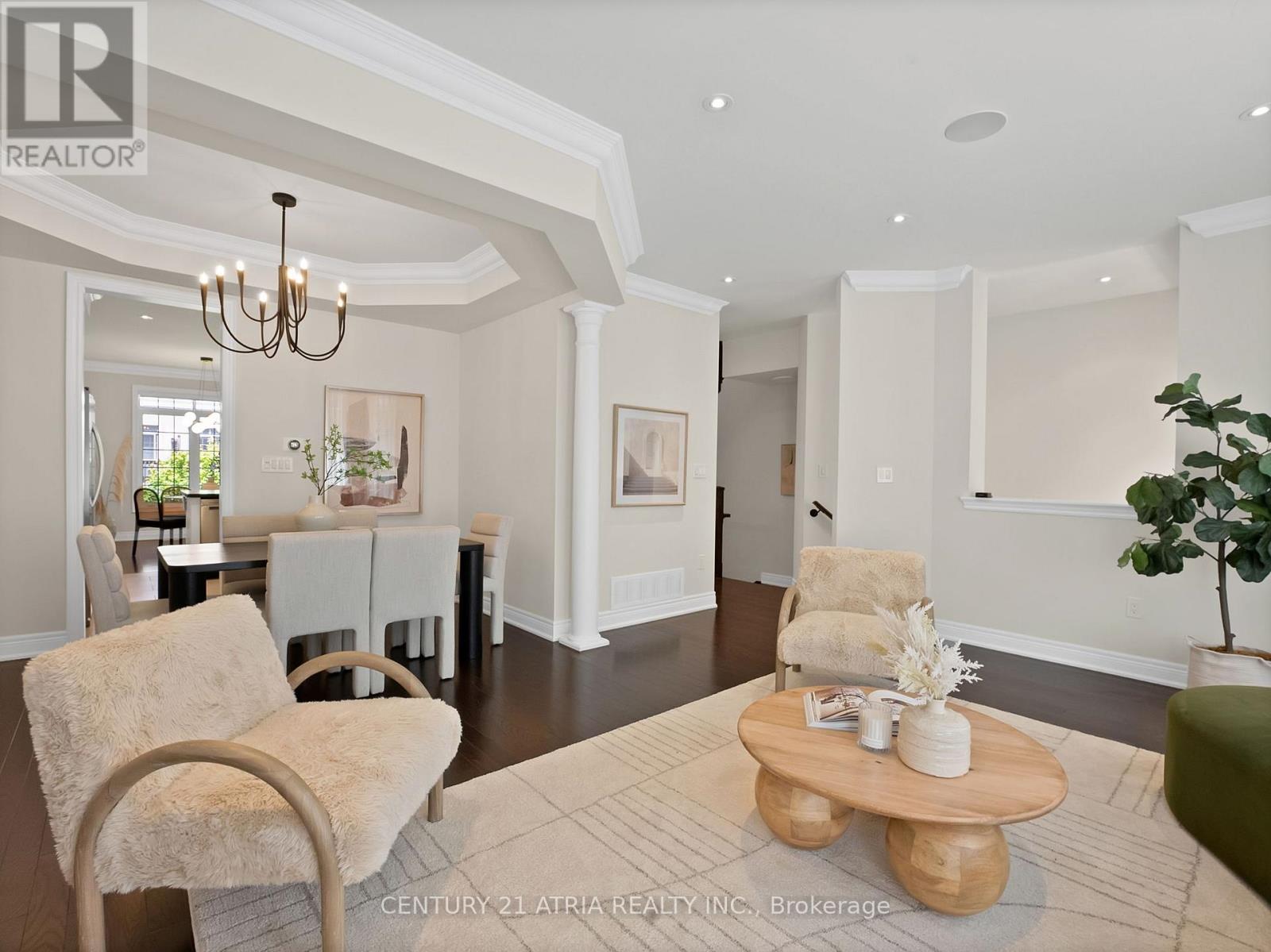 33 BLOORVIEW PLACE