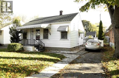 1922 CENTRAL Windsor ON N8W4H9