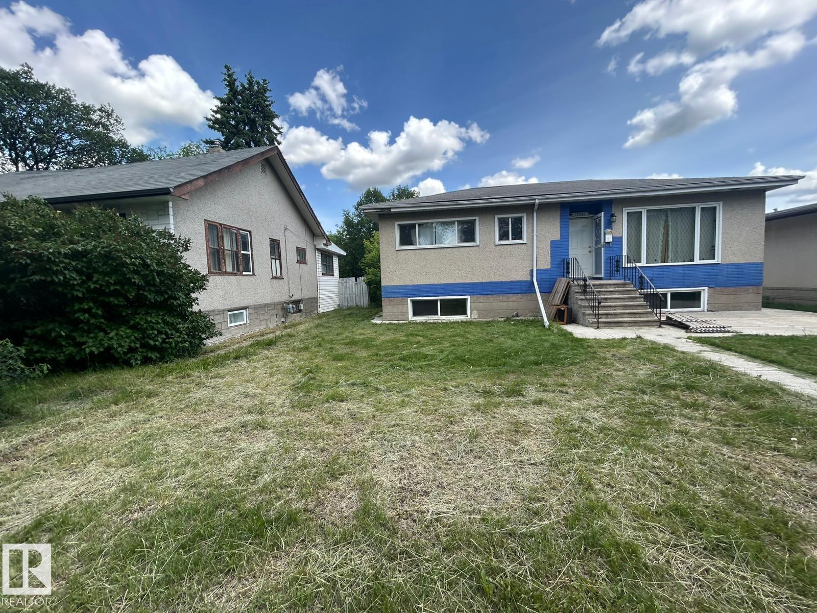 12041 86 ST NW
