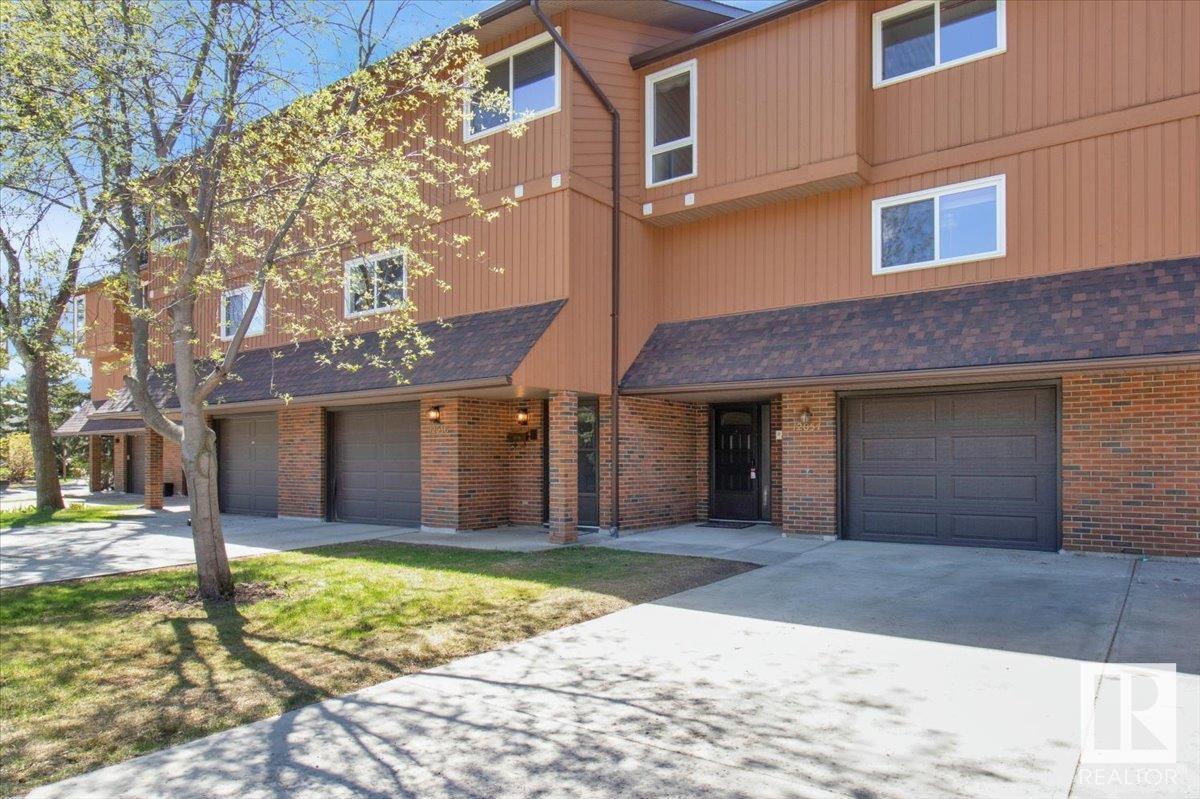 12054 157 AV NW