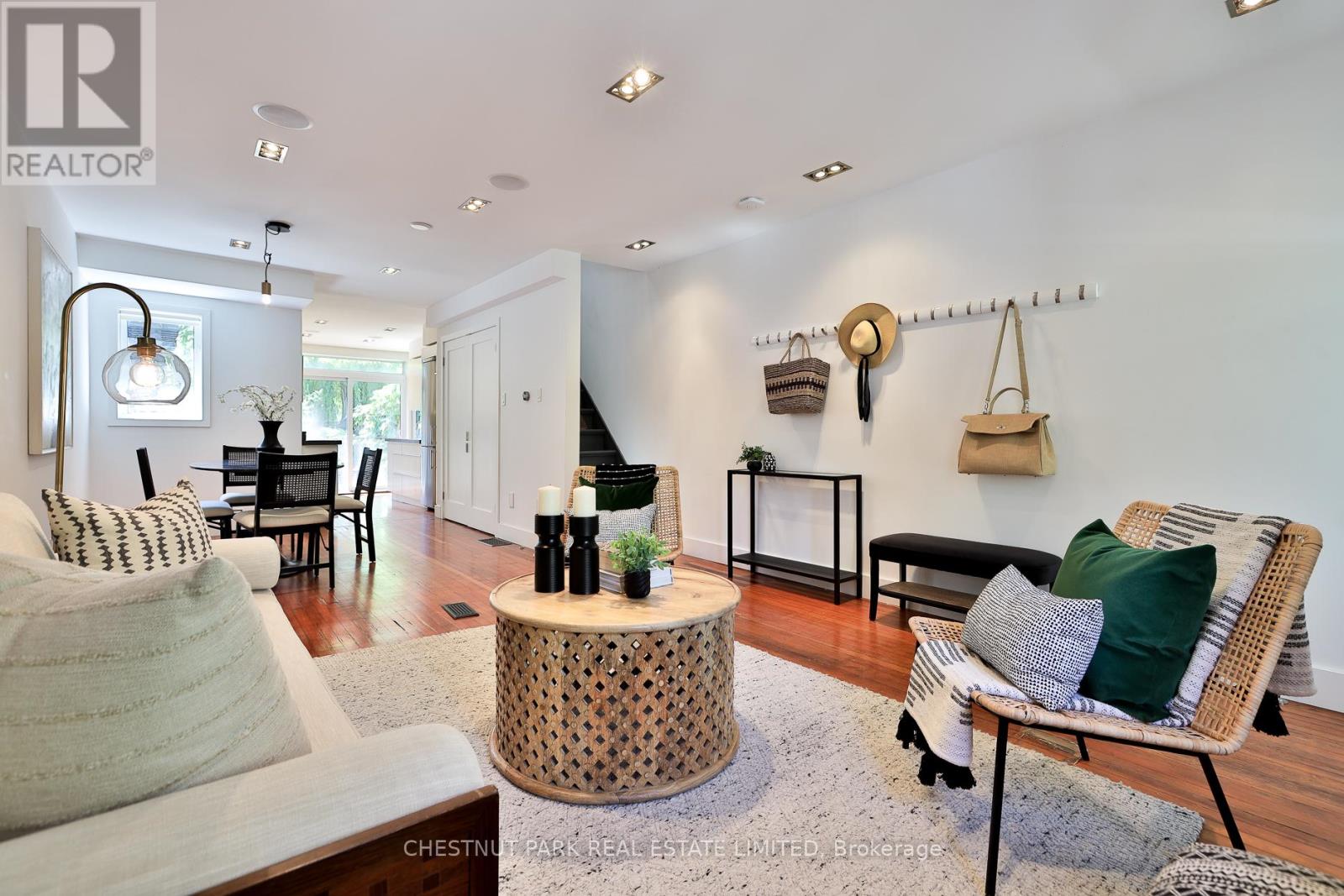 589 WELLINGTON STREET W