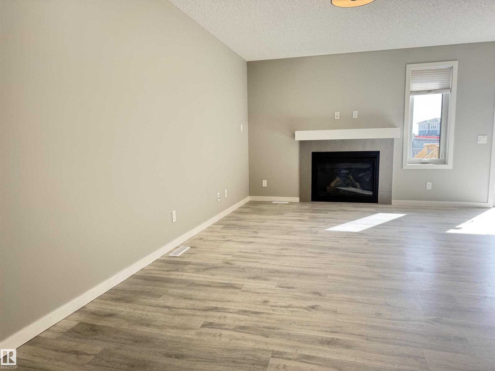 12613 45 ST NW