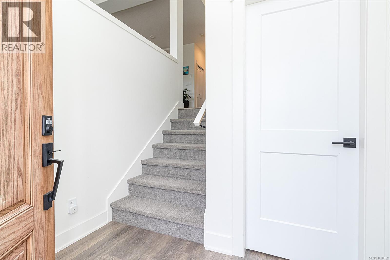 1153 Smokehouse Cres