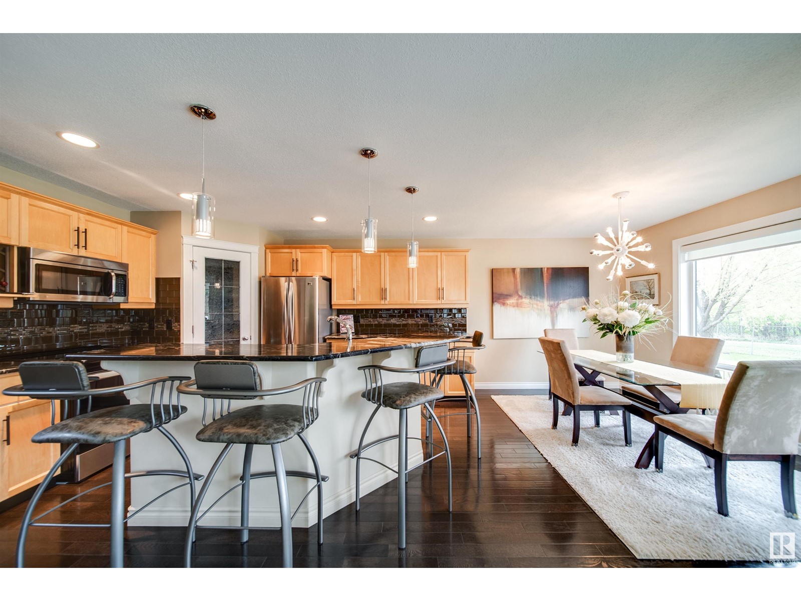 #18 211 BLACKBURN E SW