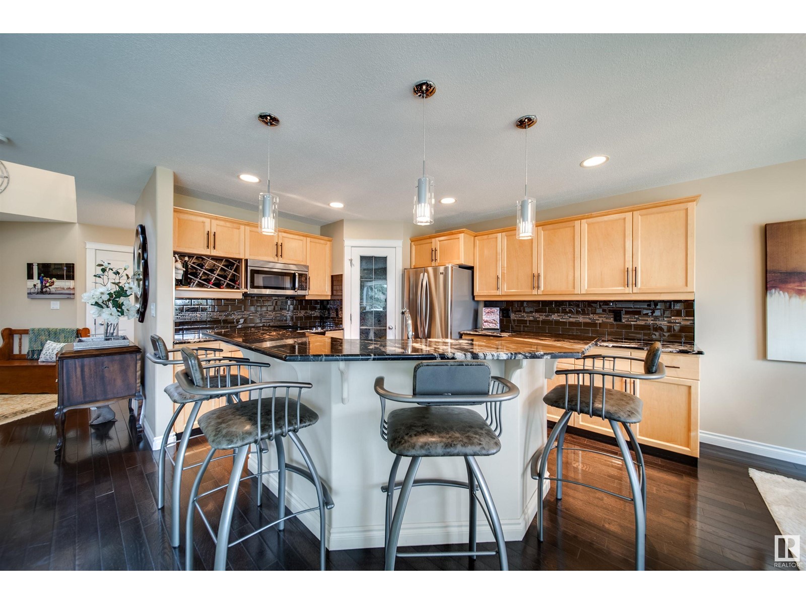 #18 211 BLACKBURN E SW