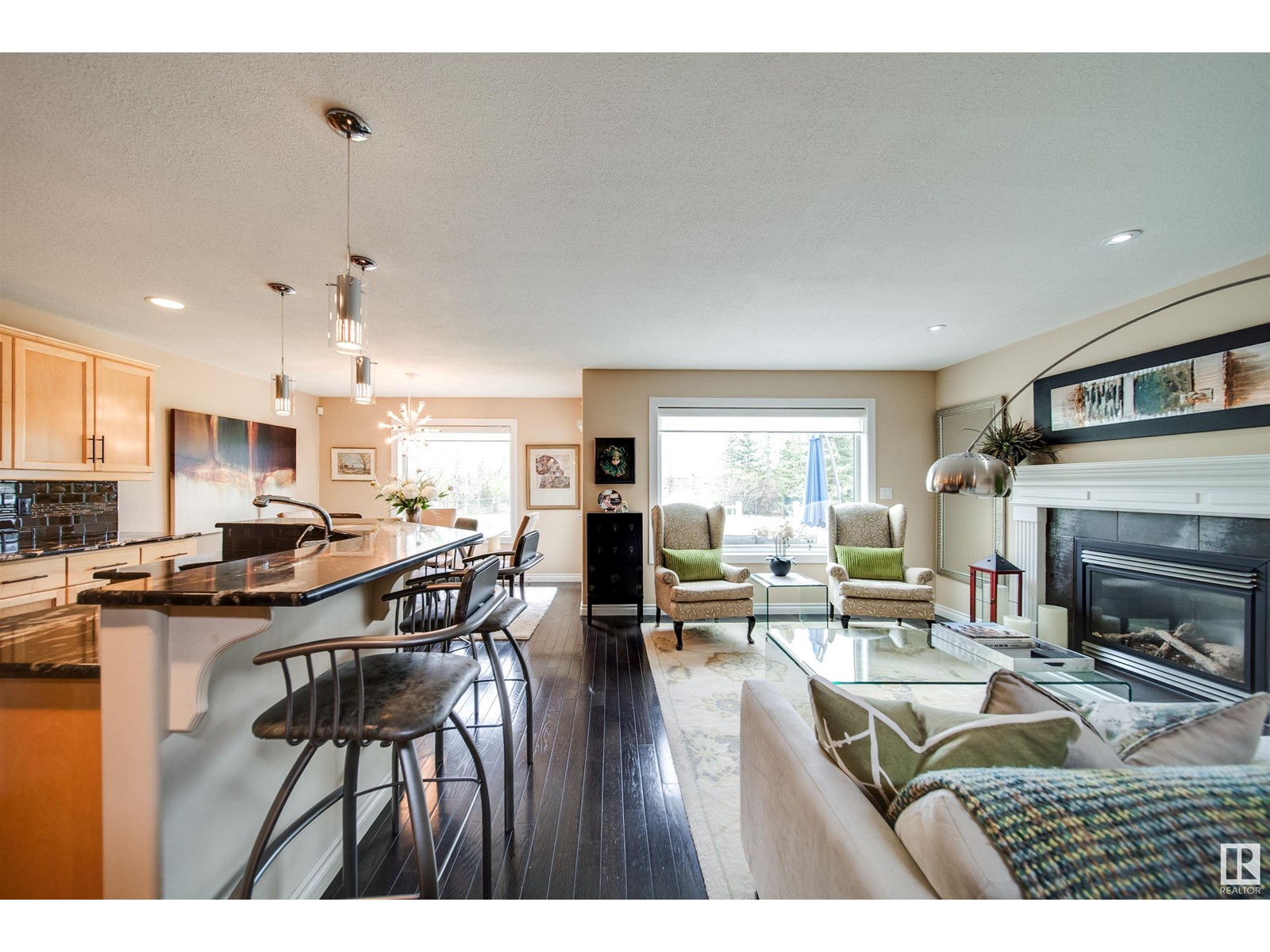 #18 211 BLACKBURN E SW