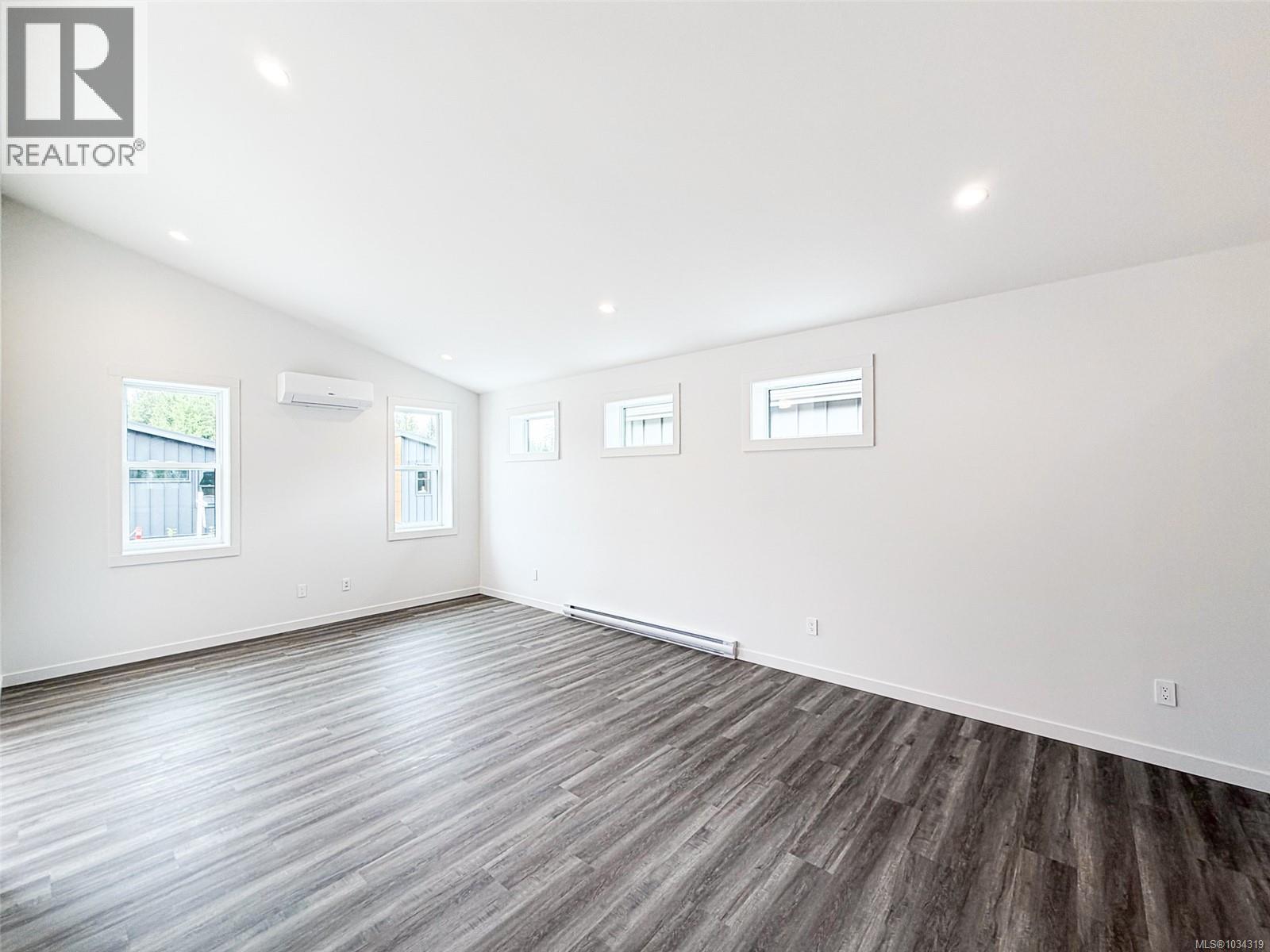 34 3025 Royston Rd