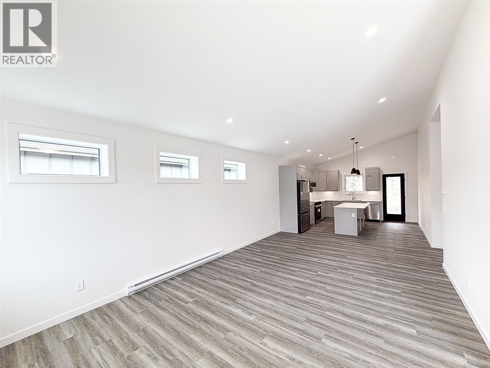 34 3025 Royston Rd