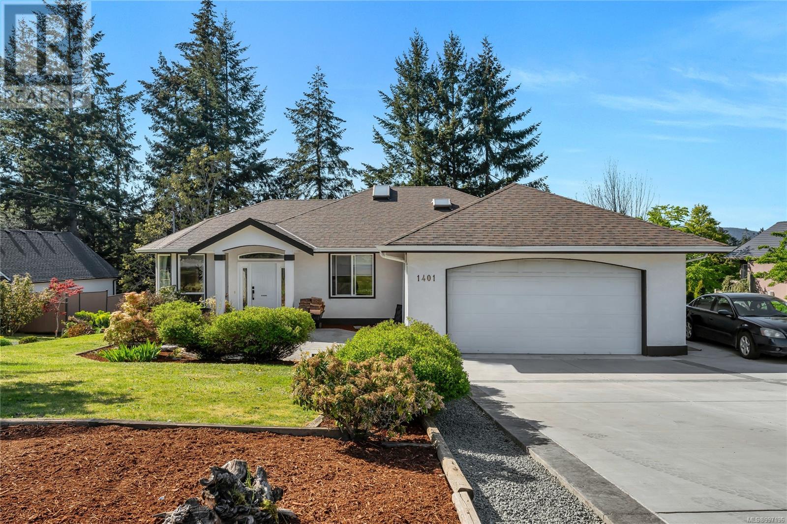1401 Donnay Dr