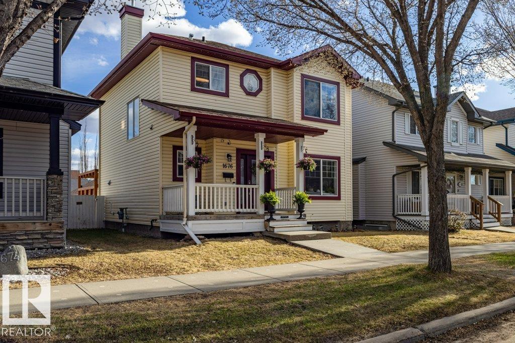 1676 TOMLINSON CM NW
