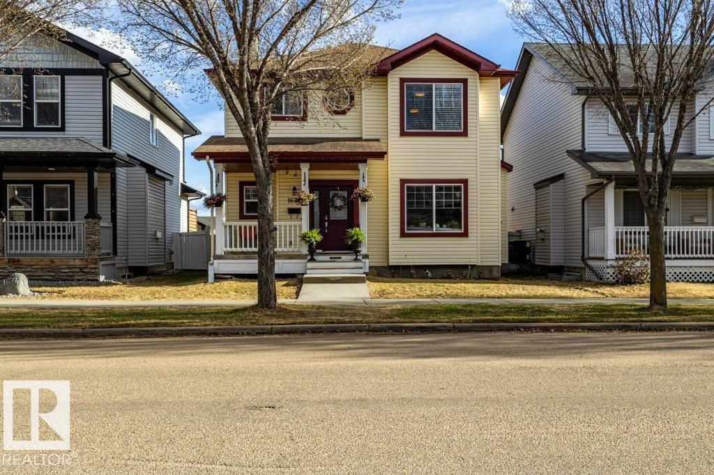 1676 TOMLINSON CM NW