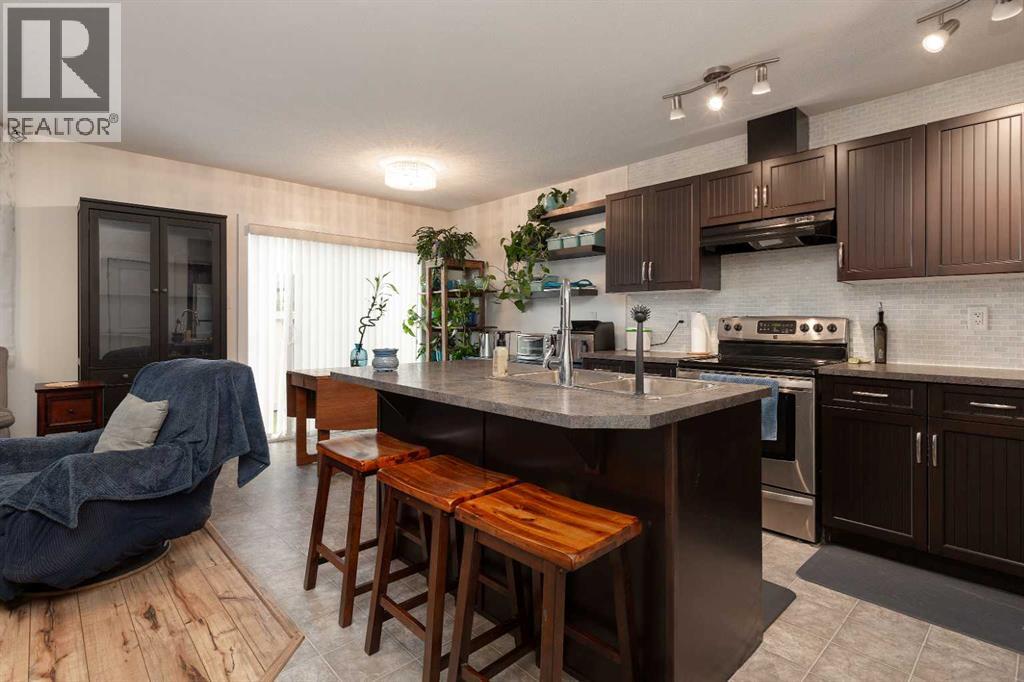 2, 213 Silkstone Road W