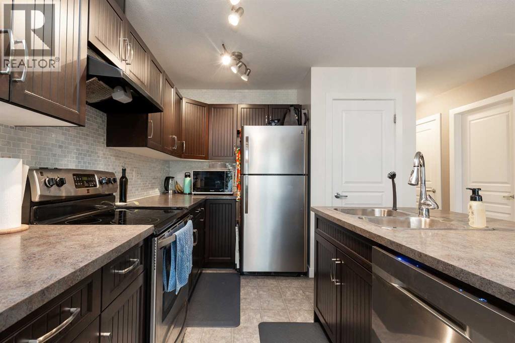 2, 213 Silkstone Road W