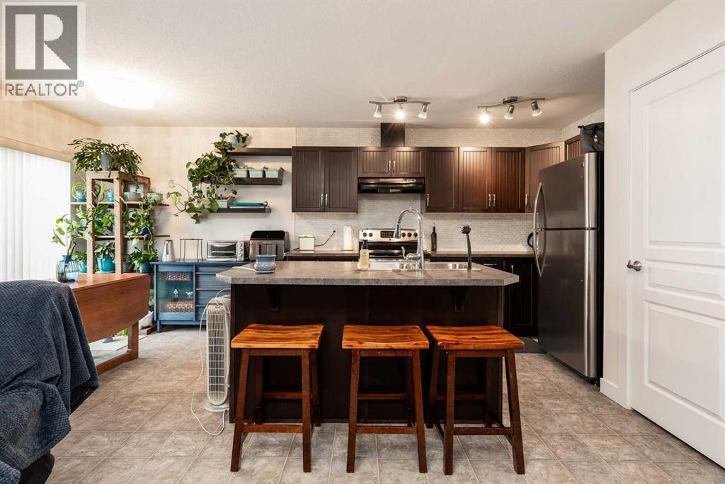 2, 213 Silkstone Road W