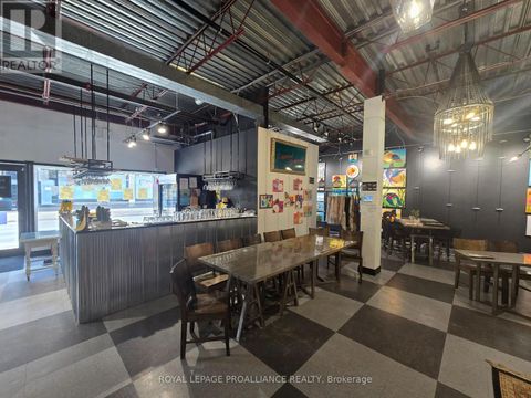 113 - 22 FRONT STREET Quinte West (Trenton Ward) ON K8V3P1