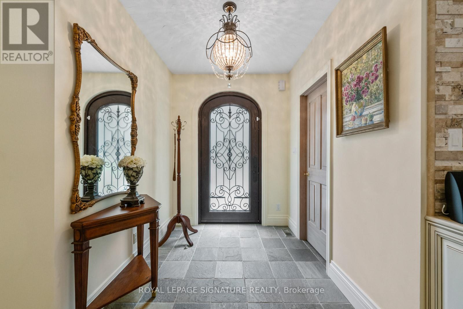 30 KINGSWOOD DRIVE