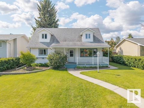 30 BEVERLY AV Spruce Grove AB T7X1H6