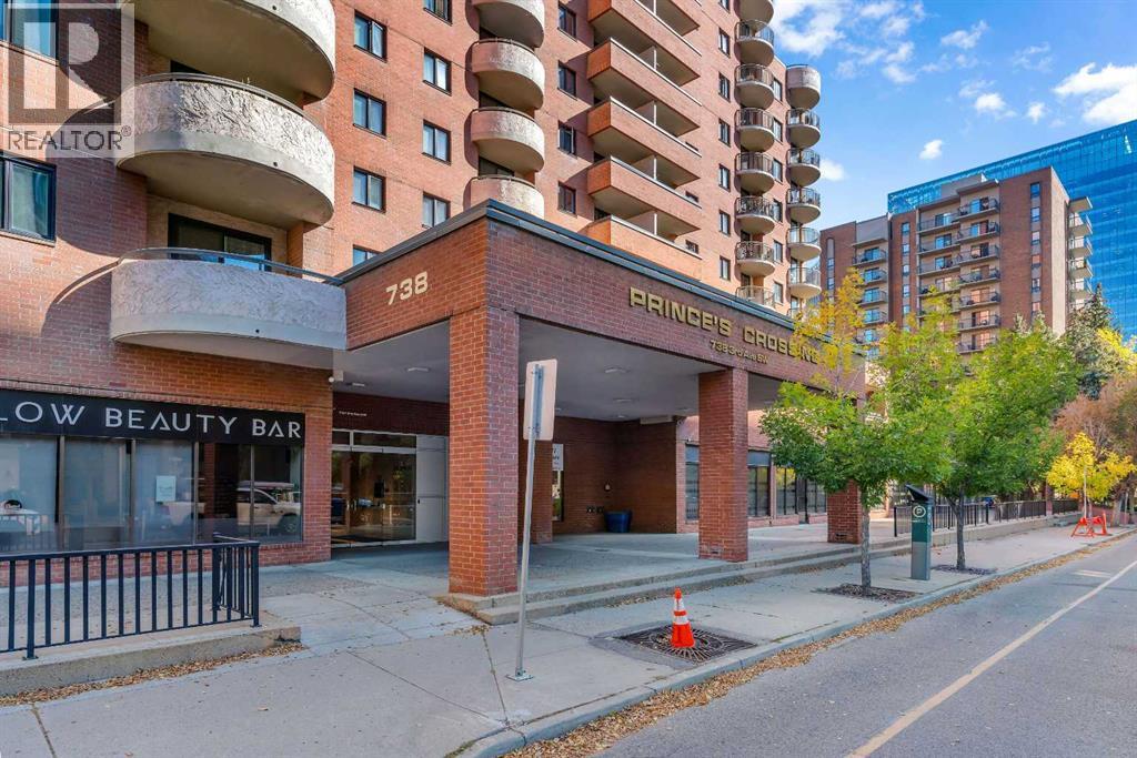 815, 738 3 Avenue SW