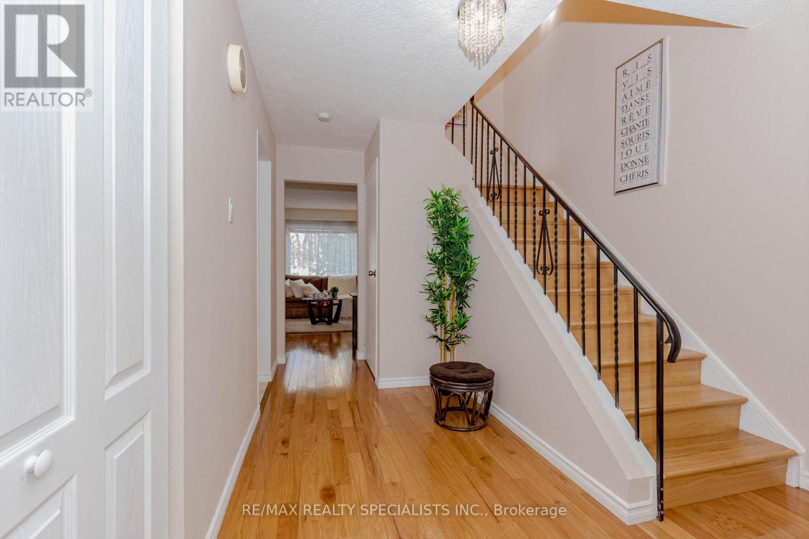 7227 JOLIETTE CRESCENT