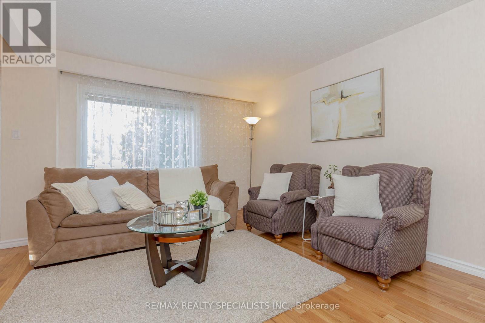 7227 JOLIETTE CRESCENT