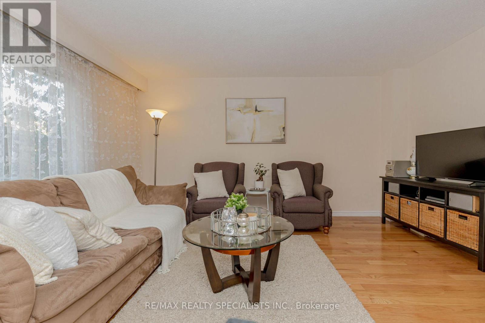 7227 JOLIETTE CRESCENT