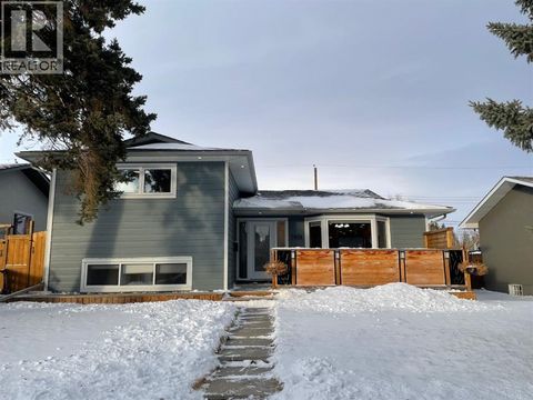 1408 106 Avenue SW Calgary AB T2W0B7