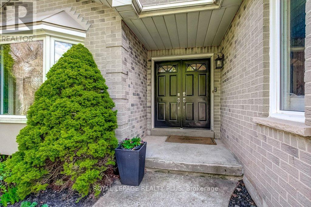 92 MORRISON CREEK CRESCENT
