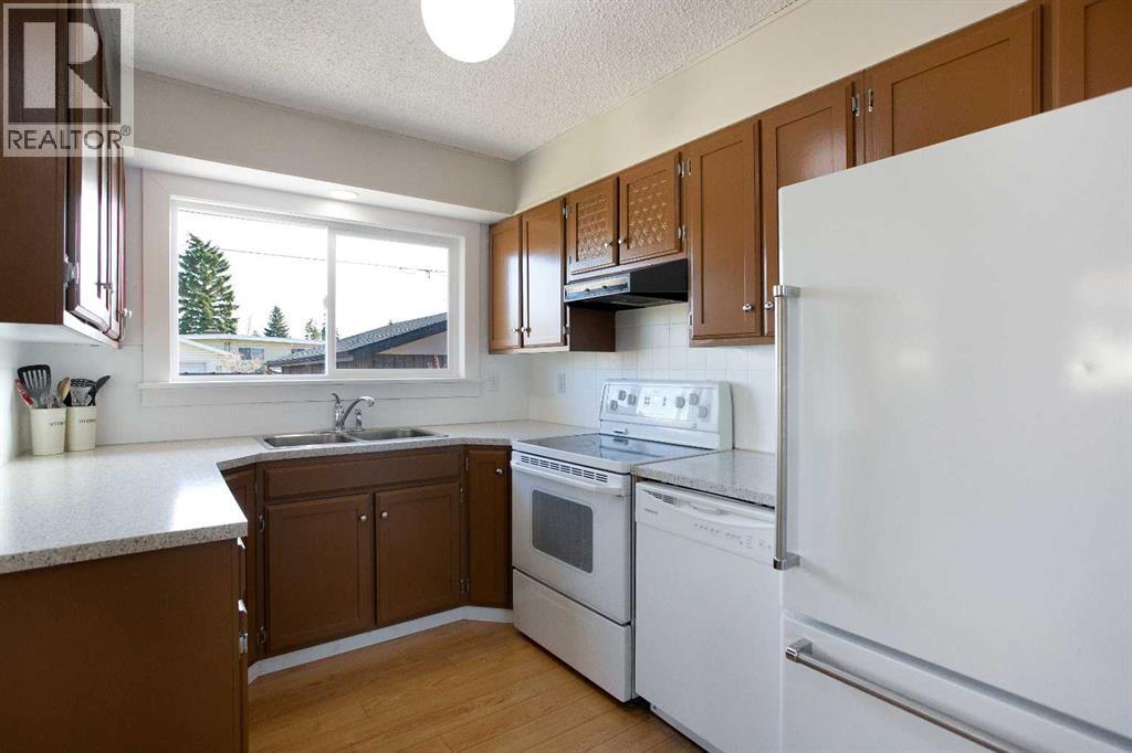 23 Queen Isabella Close SE