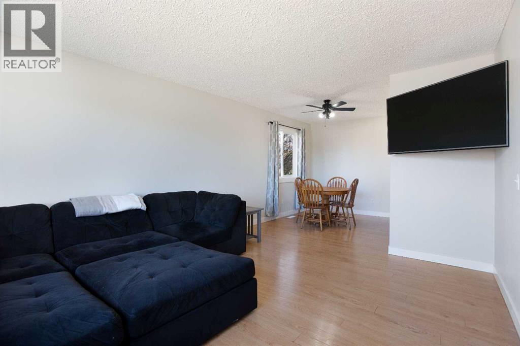 23 Queen Isabella Close SE