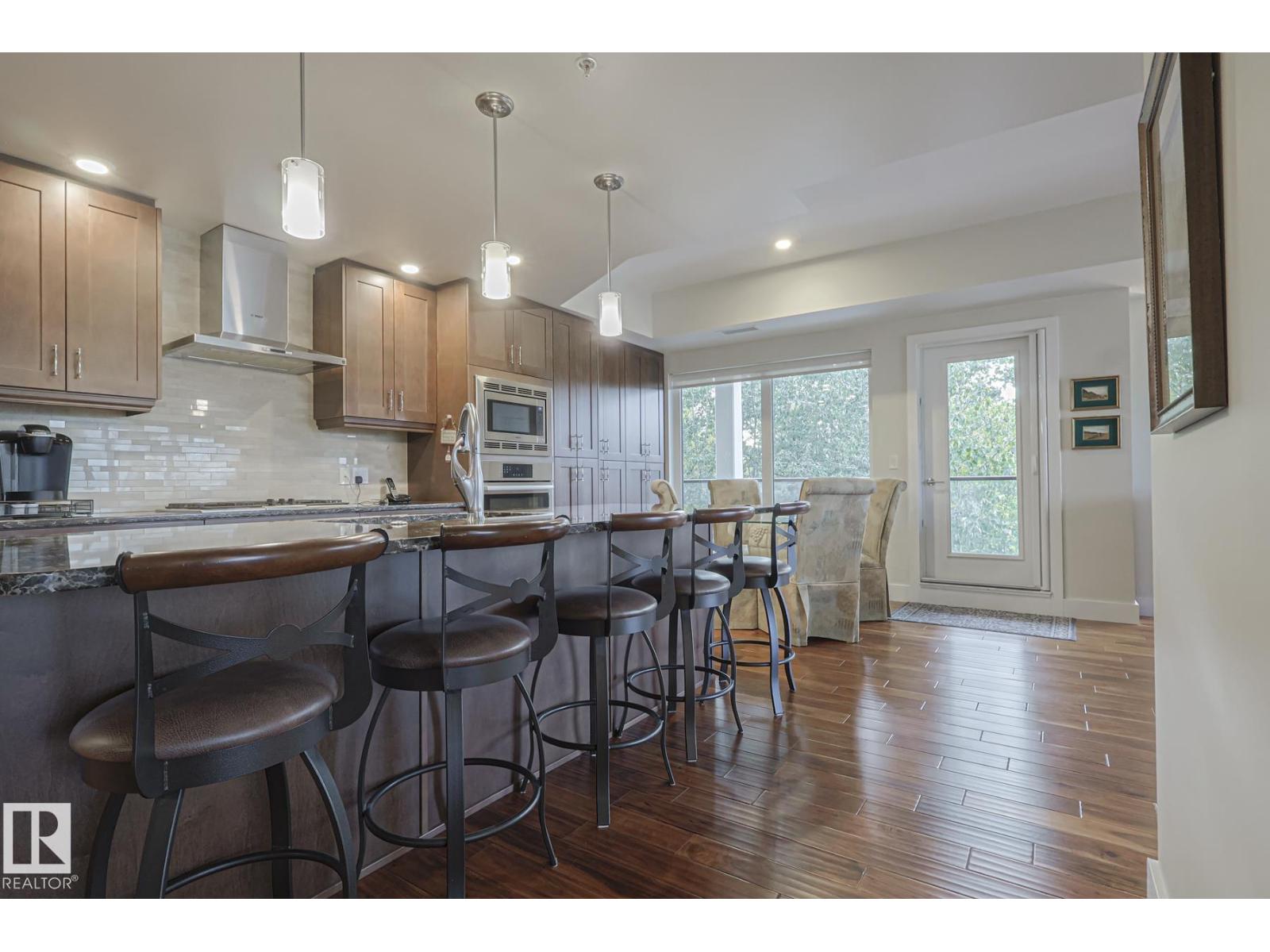 #301 200 Bellerose DR