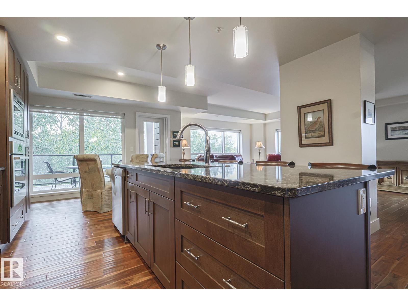 #301 200 Bellerose DR