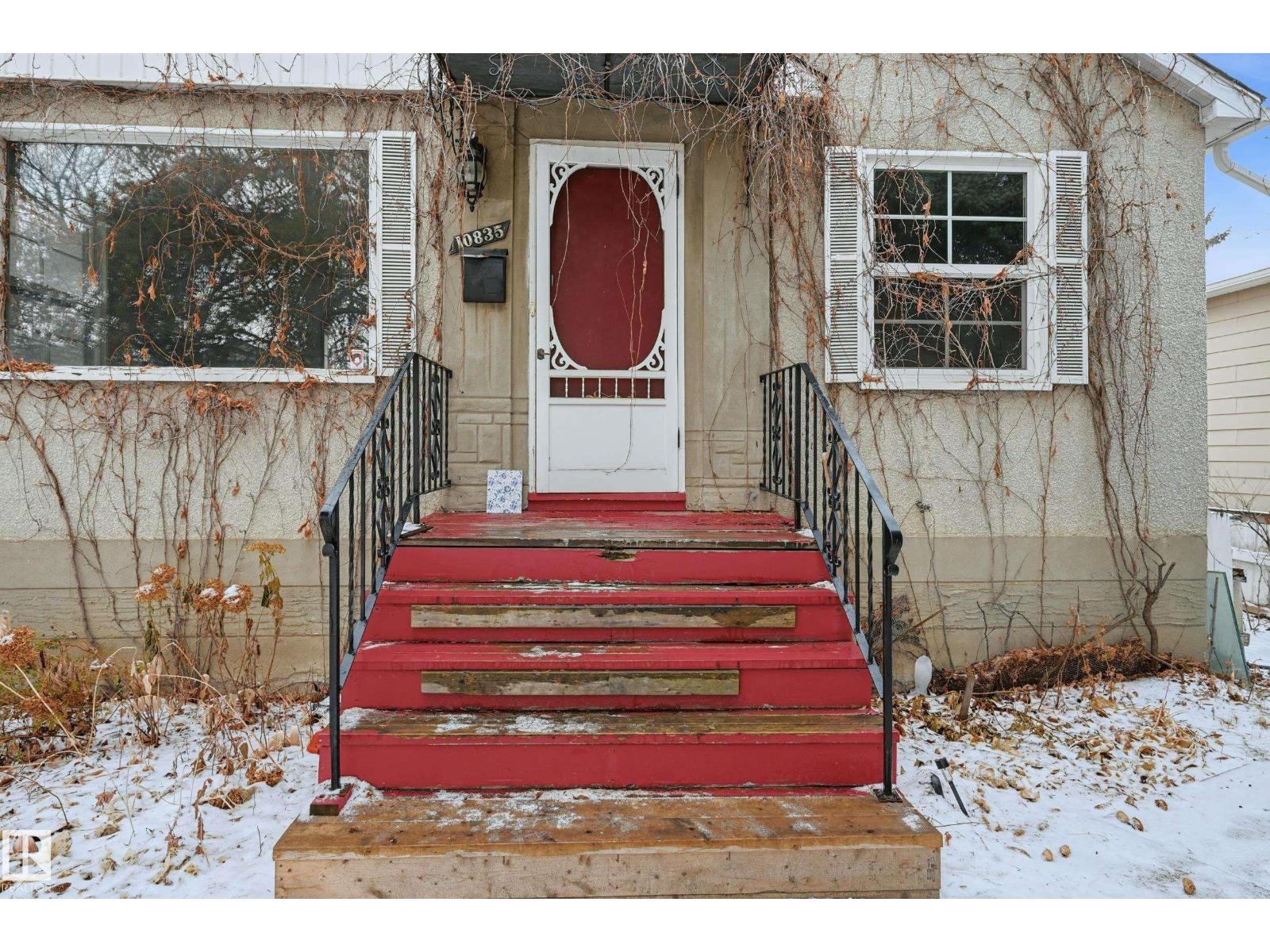 10835 64 AV NW