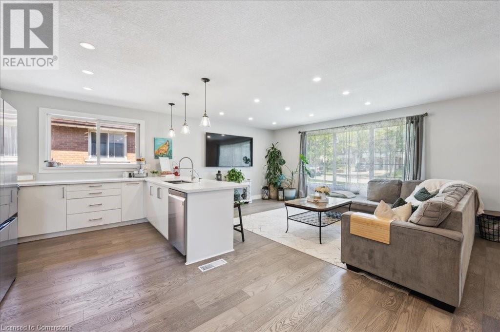 31 SETTLERS Drive