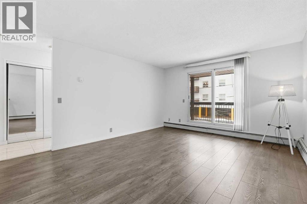 204, 2611 15A Street SW