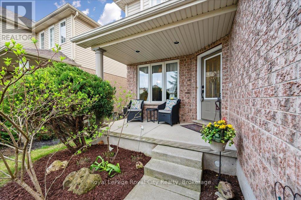 67 GREY OAK DRIVE