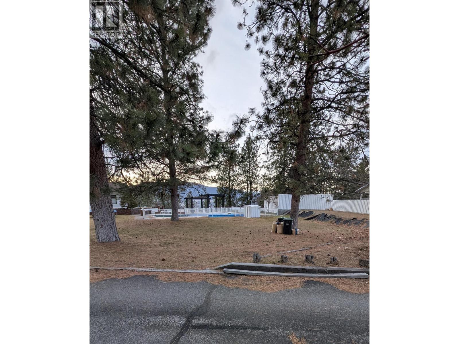 156 EVERGREEN Crescent