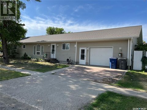 602 Centre STREET Assiniboia SK S0H0B0