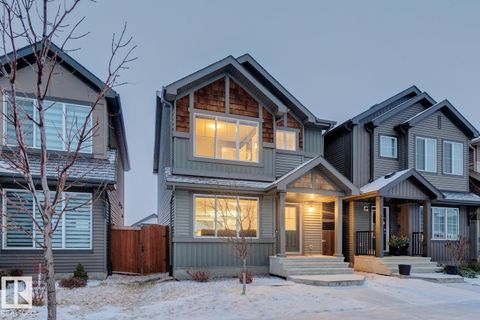 2095 GRAYDON HILL CR SW Edmonton AB T6W4C7