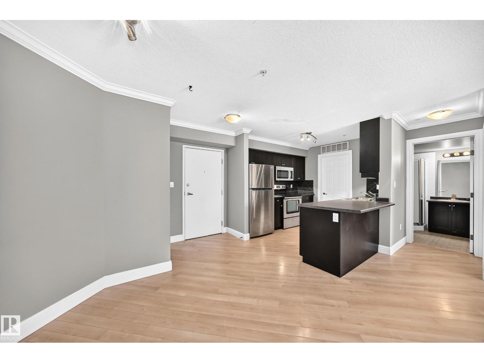 #202 14608 125 ST NW