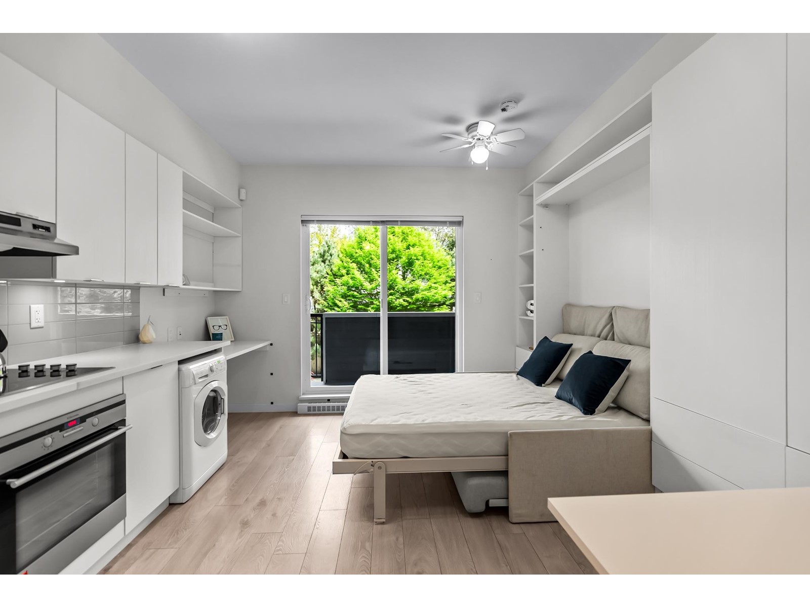 206 13678 GROSVENOR ROAD