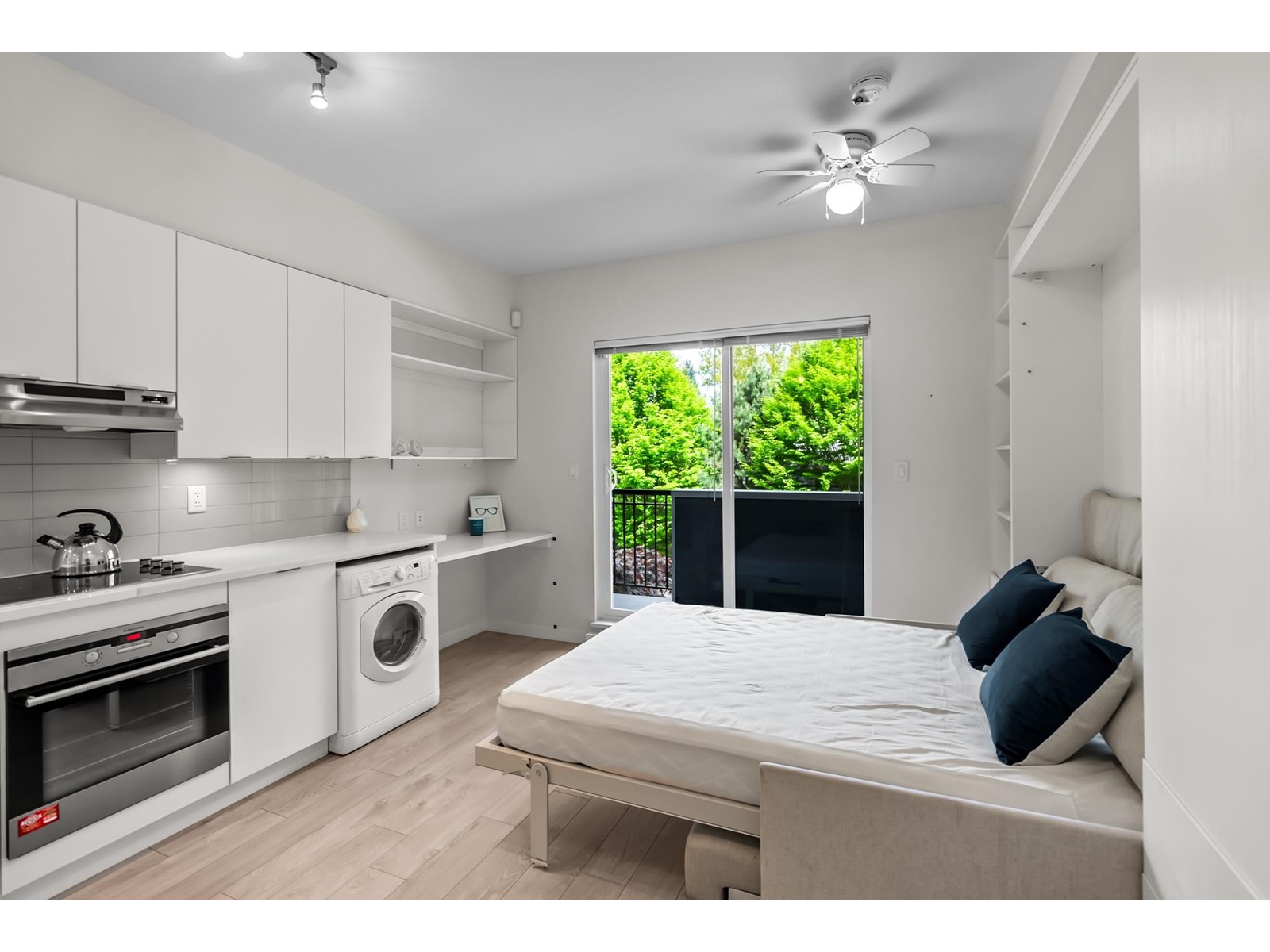 206 13678 GROSVENOR ROAD