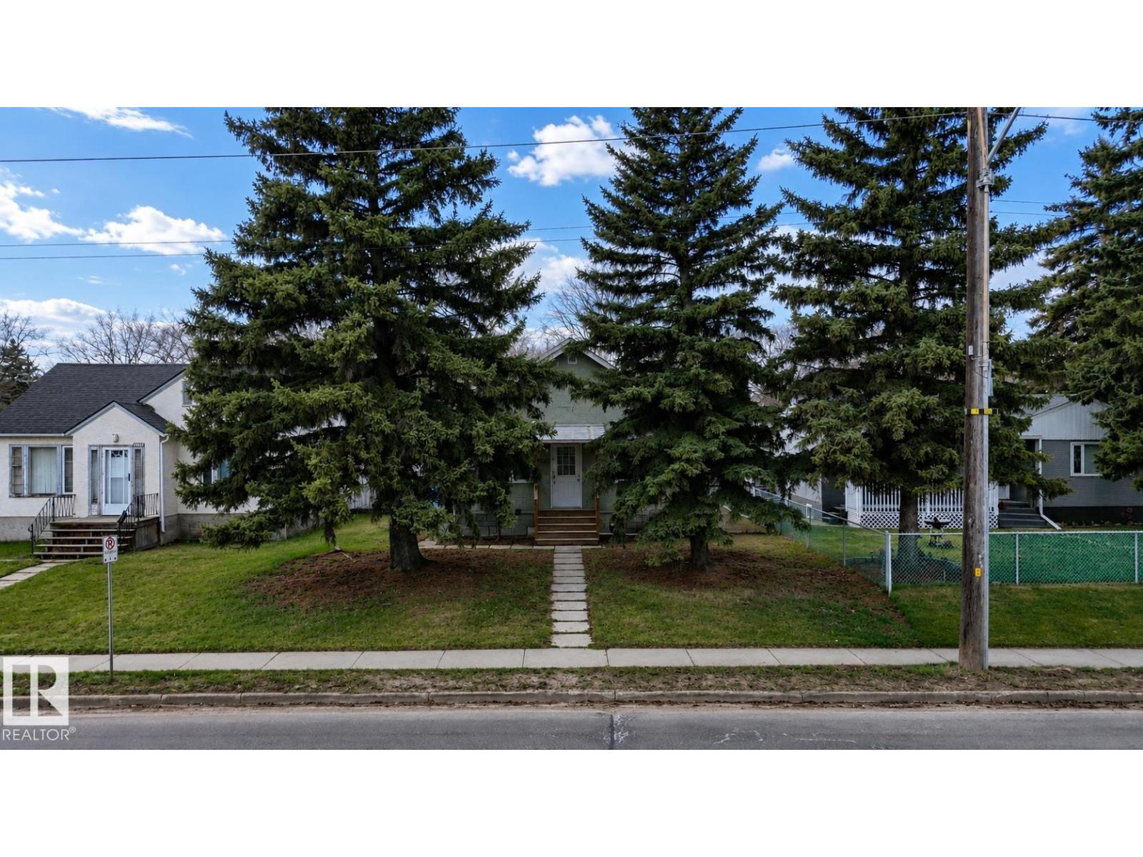11828 50 ST NW