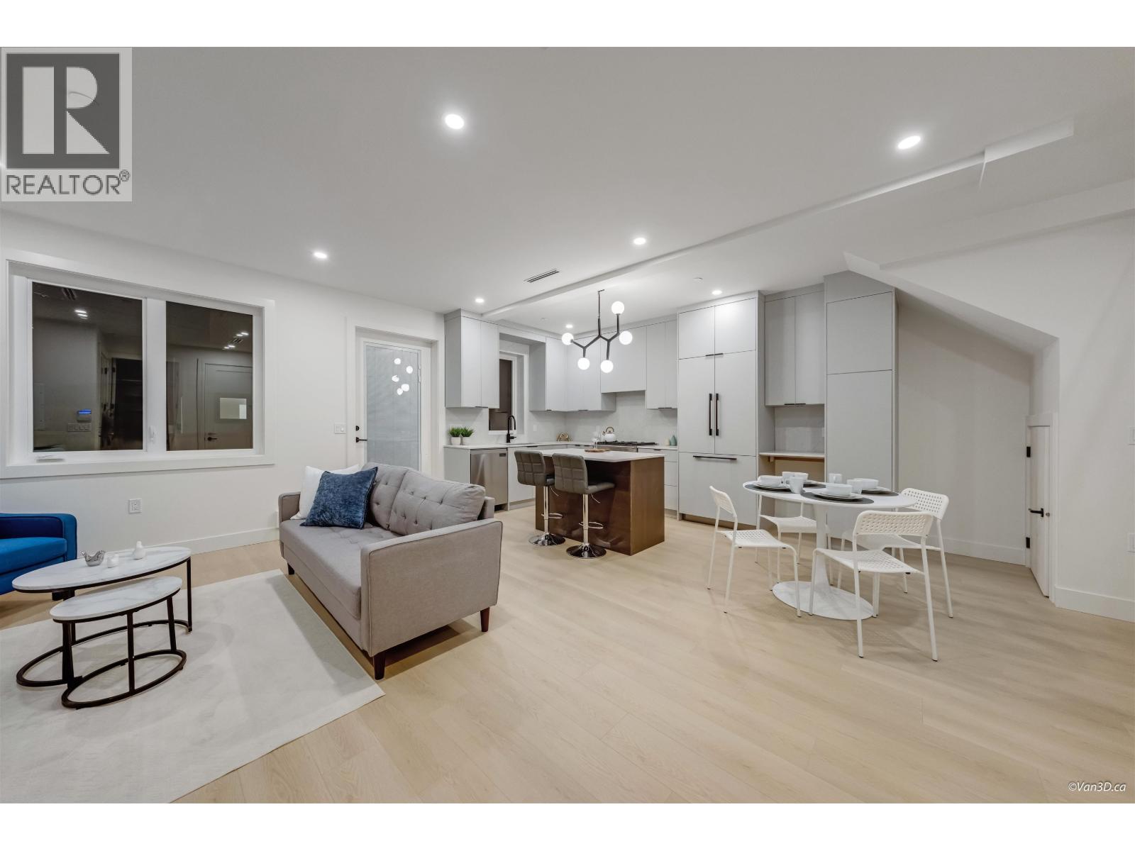 3 6730 HEATHER STREET