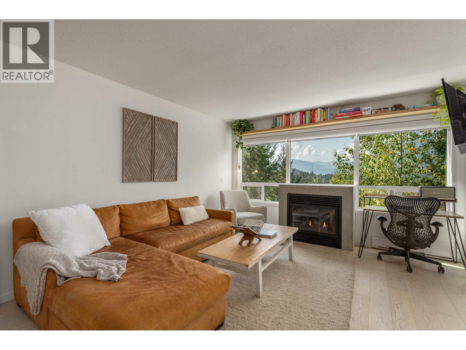 310 2221 GONDOLA WAY