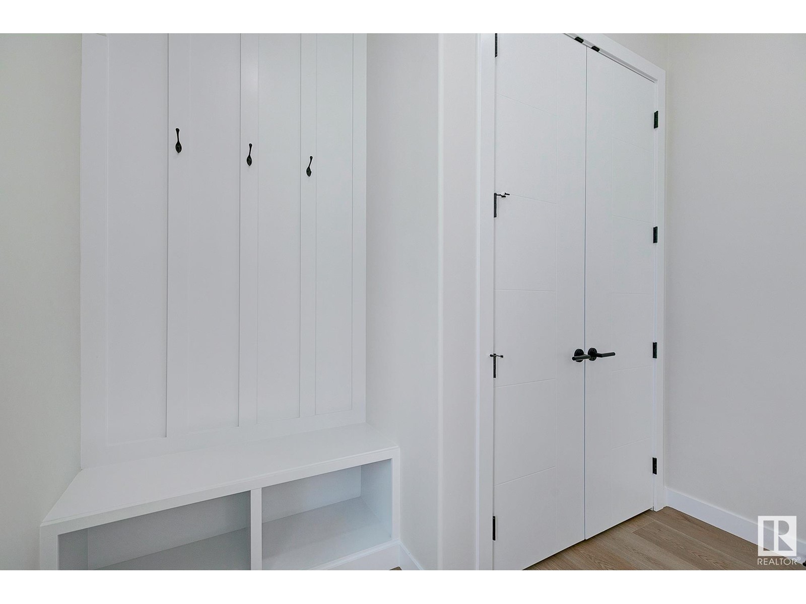 10644 10646 144 ST NW