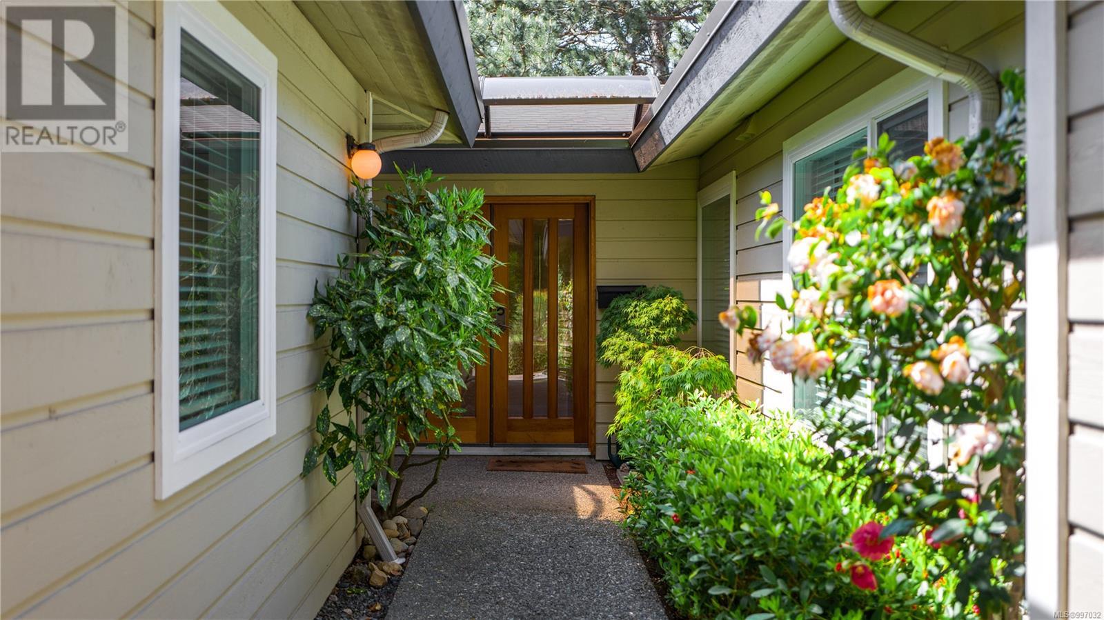 917 2829 Arbutus Rd
